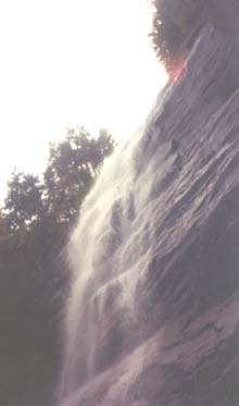 Autumn photo of Arethusa Falls (photo by Webmaster)