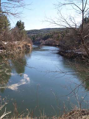 Ottauquechee River, downstream from the island that's at the base of the gorge (photo by Webmaster)