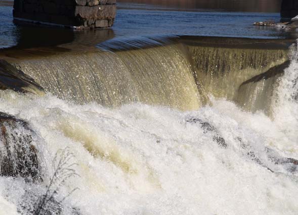 Spring photo of Bath waterfalls (photo by Webmaster)