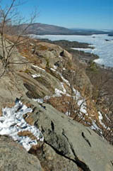 Ledges on top of West Rattlesnake Mtn. (photo by Ben Kimball for the NH Natural Heritage Bureau)
