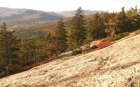 Scary ledge crossing/descent (photo by Webmaster)
